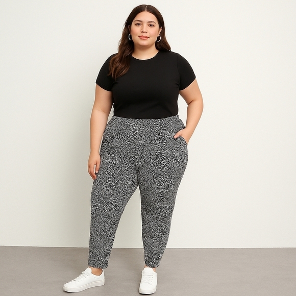 Torrid Black & White Printed Straight Leg Pants – 4X – NWT - Picture 1 of 4